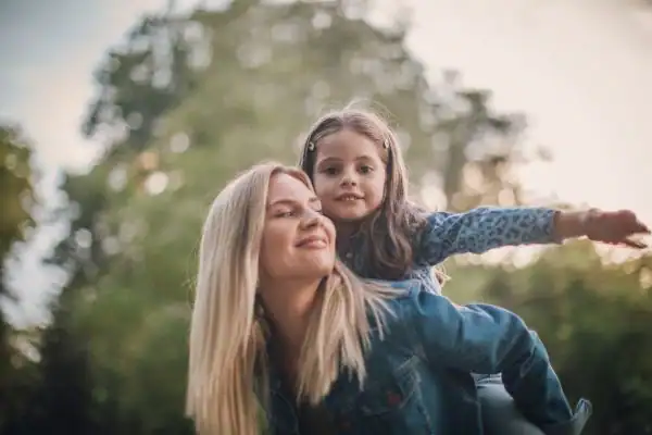 happy mum and daughter following mediation to resolve parental alienation Bournemouth
